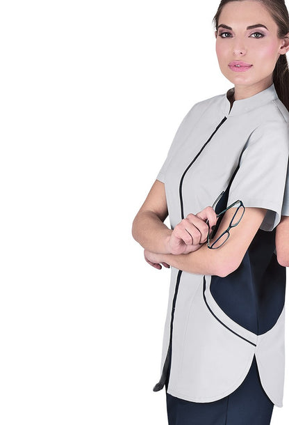 Γυναικεία Ζακέτα - Μπλούζα ,κοντό μανίκι , ανοιχτό γκρί με Blue Navy λεπτομέρειες  , φερμουάρ , 3 τσέπες  της Medical Bodyguard code:  268/5